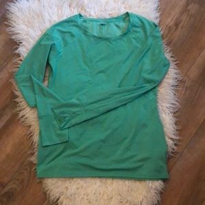 Gap Fit workout shirt